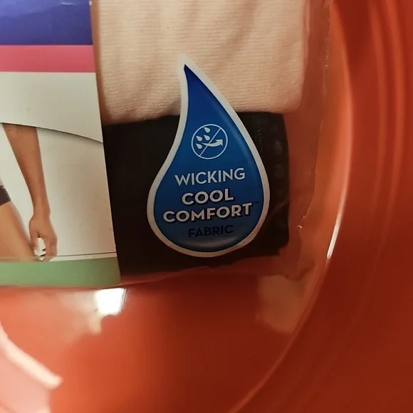 Nwt Hanes 2 Pairs women's Cotton Bikini Underwear - Black and Cream - Picture 2 of 5